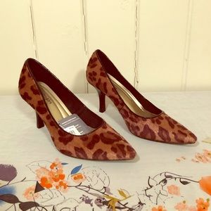 NWT Comfort Leopard Print Low Heels SZ 7